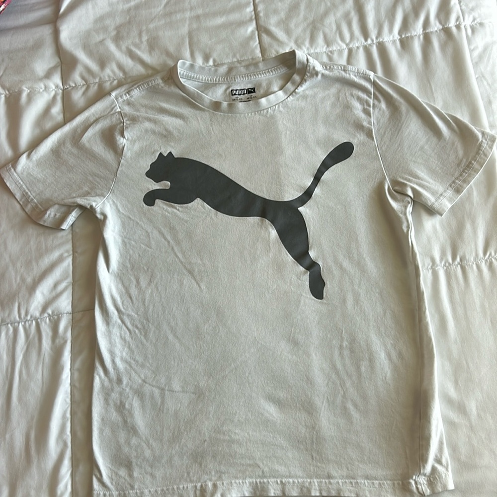 Boys white PUMA t-shirt.